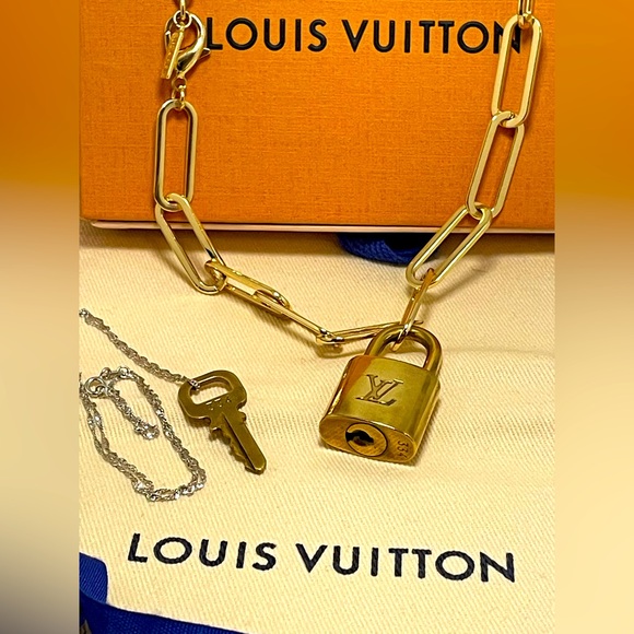 COPY - Authentic Louis Vuitton padlock, and key - Picture 1 of 7